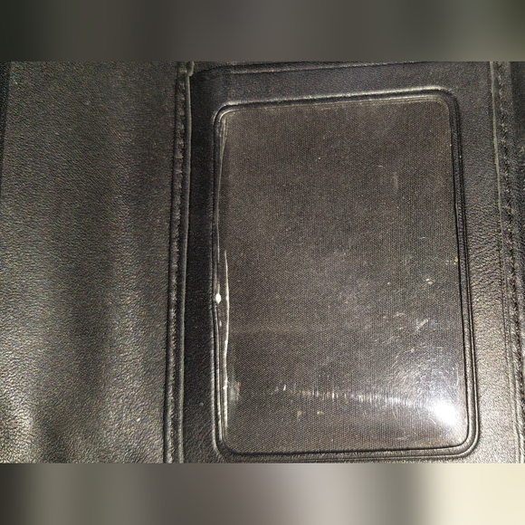 SOLD-Coach wallet with kiss lock closure Great condition and smoke free home. - Picture 2 of 11